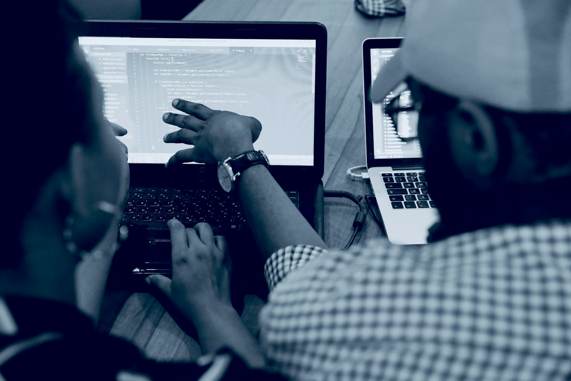 We Provide Smart \ Solutions.